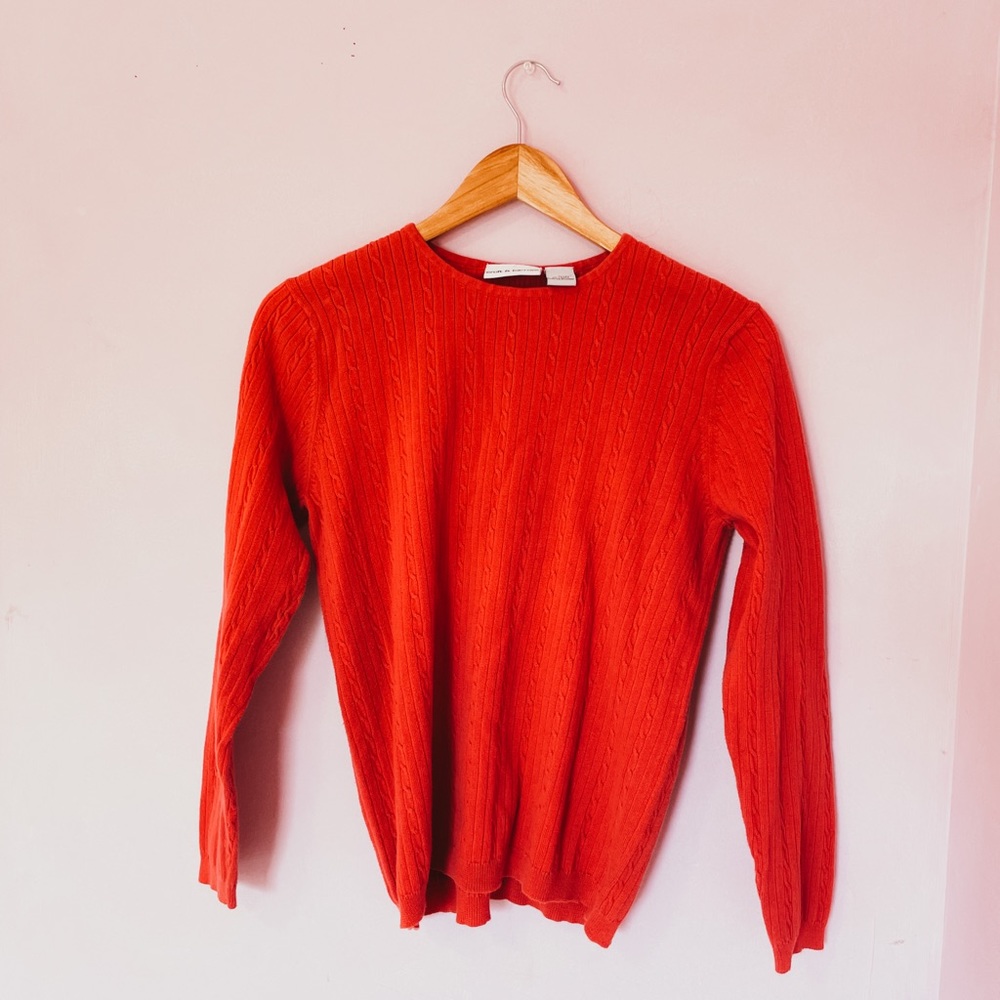 • 90’s red cable knit sweater •